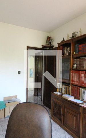 Casa de condomínio à venda com 355m², 4 quartos e 8 vagasQuarto 3 
