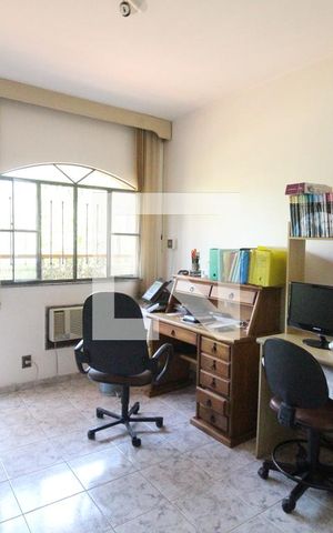 Casa de condomínio à venda com 355m², 4 quartos e 8 vagasQuarto 3 