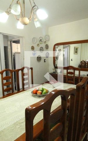Casa de condomínio à venda com 355m², 4 quartos e 8 vagasSala de jantar
