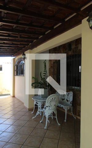 Casa de condomínio à venda com 355m², 4 quartos e 8 vagasFrente da casa