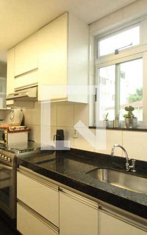Apartamento à venda com 205m², 3 quartos e 2 vagasCozinha 