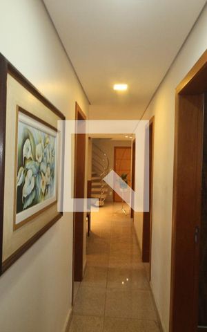 Apartamento à venda com 205m², 3 quartos e 2 vagasCorredor 