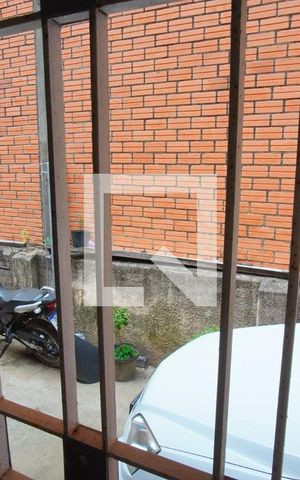 Casa à venda com 200m², 2 quartos e 2 vagasSala - Vista