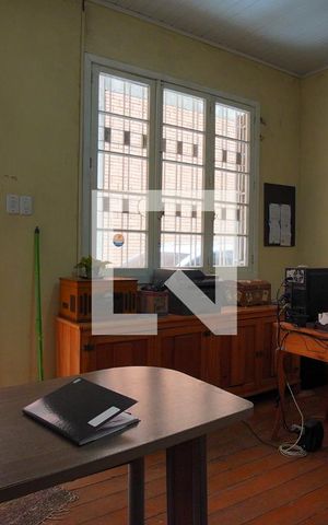 Casa à venda com 200m², 2 quartos e 2 vagasSala