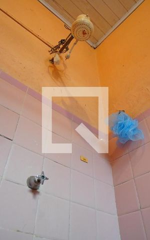 Casa à venda com 200m², 2 quartos e 2 vagasBanheiro Corredor