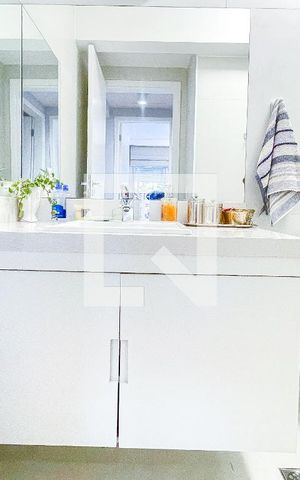 Apartamento para alugar com 85m², 2 quartos e 1 vaga Apartamento para alugar com 85m², 2 quartos e 1 vagaBanheiro