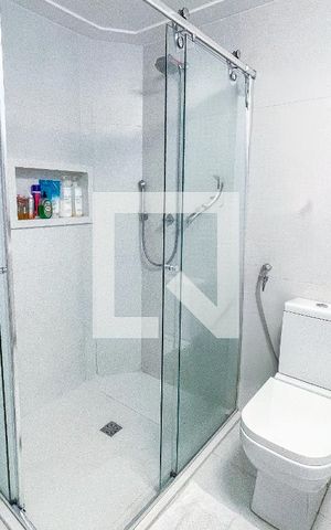 Apartamento para alugar com 85m², 2 quartos e 1 vaga Apartamento para alugar com 85m², 2 quartos e 1 vagaBanheiro da Suíte