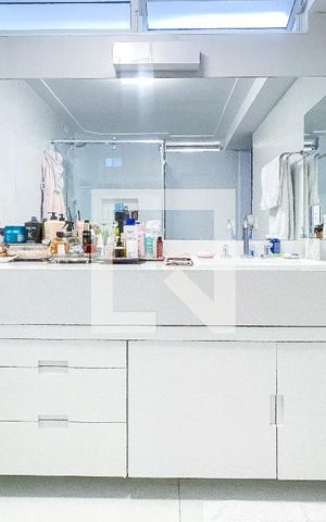 Apartamento para alugar com 85m², 2 quartos e 1 vaga Apartamento para alugar com 85m², 2 quartos e 1 vagaBanheiro da Suíte