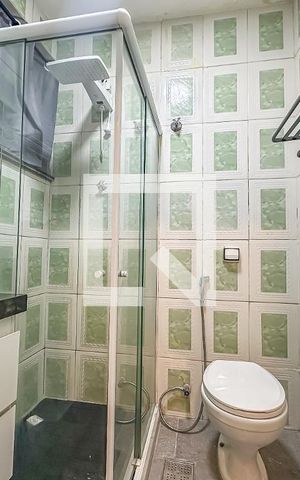 Apartamento à venda com 60m², 2 quartos e sem vaga Apartamento à venda com 60m², 2 quartos e sem vagaBanheiro