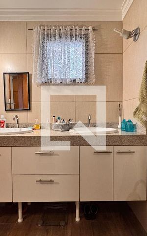 Apartamento à venda com 150m², 4 quartos e 2 vagasBanheiro da suíte 