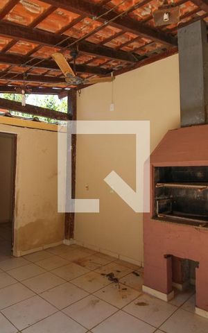 Casa à venda com 330m², 2 quartos e 2 vagasÁrea externa 