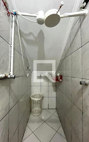 Casa para alugar com 70m², 2 quartos e 2 vagas Casa para alugar com 70m², 2 quartos e 2 vagasBanheiro