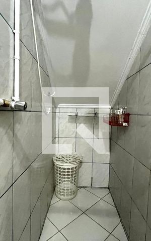 Casa para alugar com 70m², 2 quartos e 2 vagas Casa para alugar com 70m², 2 quartos e 2 vagasBanheiro