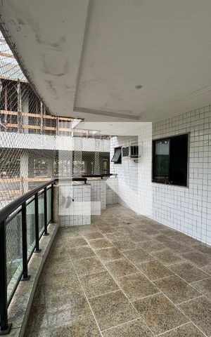 Apartamento à venda com 130m², 3 quartos e 3 vagas Apartamento à venda com 130m², 3 quartos e 3 vagasVaranda