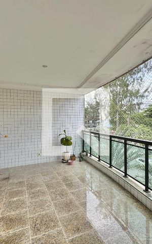 Apartamento à venda com 130m², 3 quartos e 3 vagas Apartamento à venda com 130m², 3 quartos e 3 vagasVaranda