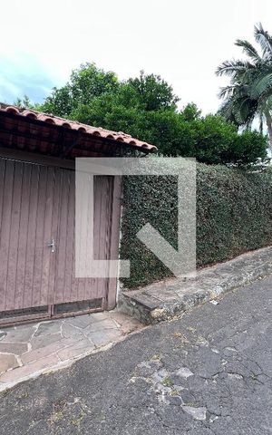 Casa à venda com 80m², 2 quartos e 2 vagasFachada traseira