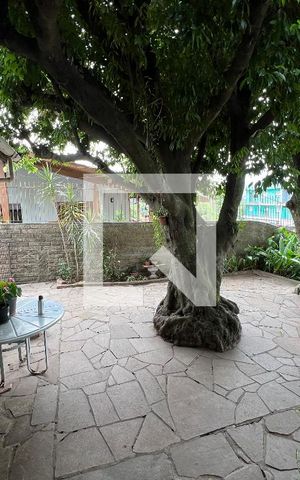 Casa à venda com 80m², 2 quartos e 2 vagasQuintal
