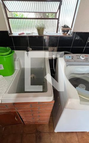 Casa à venda com 80m², 2 quartos e 2 vagasCozinhaÁrea de Serviço