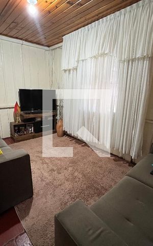 Casa à venda com 80m², 2 quartos e 2 vagasSala
