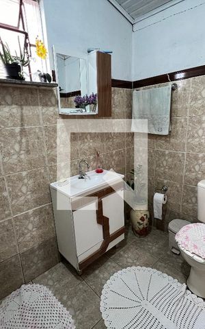 Casa à venda com 80m², 2 quartos e 2 vagasBanheiro