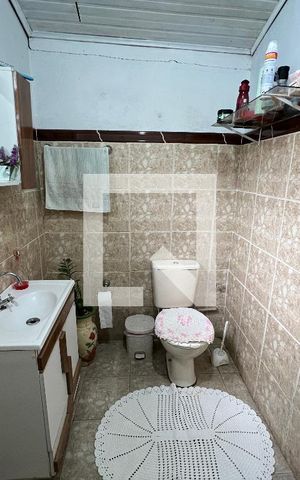 Casa à venda com 80m², 2 quartos e 2 vagasBanheiro