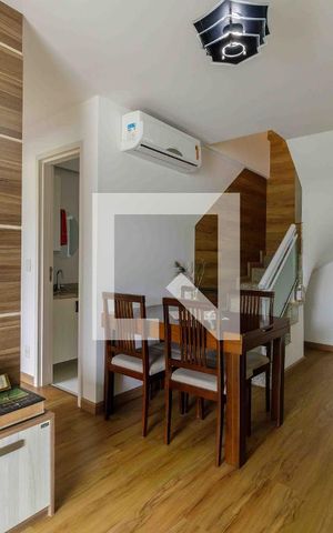 Apartamento à venda com 144m², 3 quartos e 2 vagas Apartamento à venda com 144m², 3 quartos e 2 vagasSala