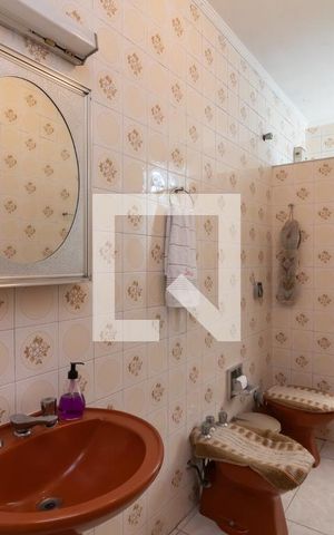 Casa à venda com 220m², 3 quartos e 3 vagasBanheiro