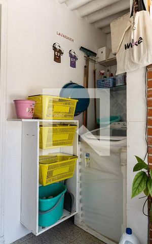 Casa à venda com 300m², 4 quartos e 4 vagas Casa à venda com 300m², 4 quartos e 4 vagasLavanderia - Edícula/Terraço
