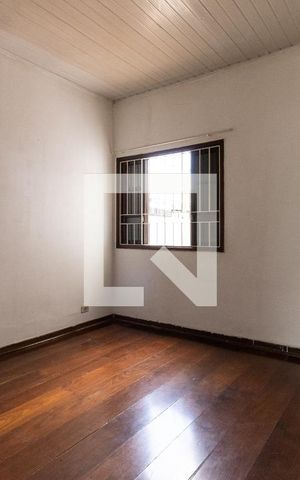 Casa à venda com 300m², 4 quartos e 4 vagas Casa à venda com 300m², 4 quartos e 4 vagasQuarto da Casa 3