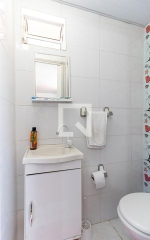 Casa à venda com 300m², 4 quartos e 4 vagas Casa à venda com 300m², 4 quartos e 4 vagasBanheiro da Suíte - Edícula/Terraço