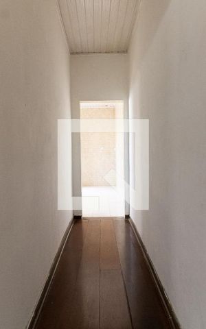 Casa à venda com 300m², 4 quartos e 4 vagas Casa à venda com 300m², 4 quartos e 4 vagasCorredor da Casa 3