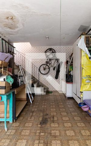 Casa à venda com 300m², 4 quartos e 4 vagas Casa à venda com 300m², 4 quartos e 4 vagasGaragem das Casas 2 e 3