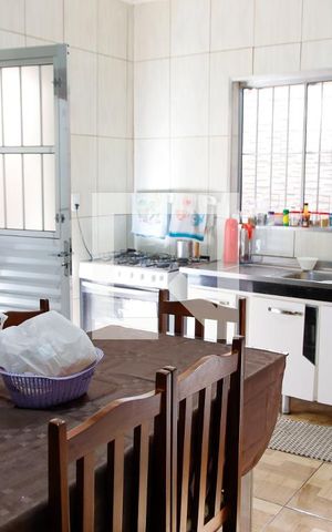 Casa à venda com 252m², 7 quartos e 3 vagas Casa à venda com 252m², 7 quartos e 3 vagasCozinha