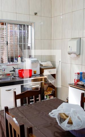 Casa à venda com 252m², 7 quartos e 3 vagas Casa à venda com 252m², 7 quartos e 3 vagasCozinha