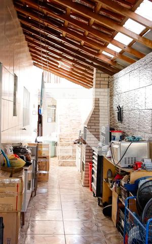 Casa à venda com 252m², 7 quartos e 3 vagas Casa à venda com 252m², 7 quartos e 3 vagasCorredor