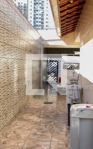 Casa à venda com 252m², 7 quartos e 3 vagas Casa à venda com 252m², 7 quartos e 3 vagasCorredor