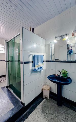Casa à venda com 173m², 4 quartos e 4 vagasBanheiro