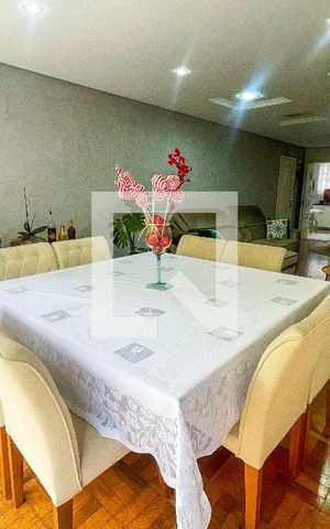 Apartamento à venda com 144m², 3 quartos e 1 vaga Apartamento à venda com 144m², 3 quartos e 1 vagaSala