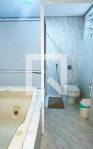Apartamento à venda com 144m², 3 quartos e 1 vaga Apartamento à venda com 144m², 3 quartos e 1 vagaBanheiro da Suíte 1