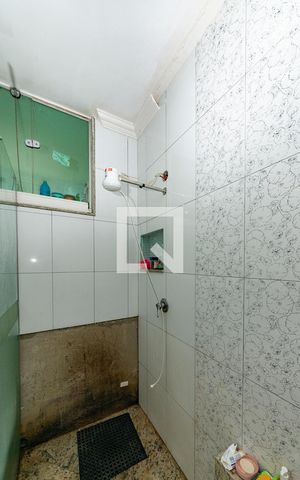 Casa à venda com 460m², 4 quartos e 8 vagas Casa à venda com 460m², 4 quartos e 8 vagasBanheiro da Suíte 2