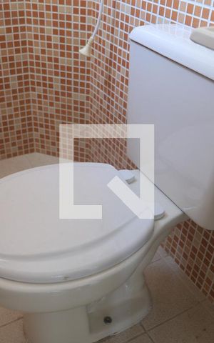 Apartamento para alugar com 80m², 3 quartos e 2 vagasBanheiro de Serviço