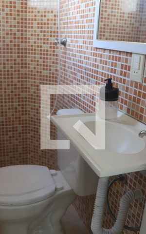 Apartamento para alugar com 80m², 3 quartos e 2 vagasBanheiro de Serviço