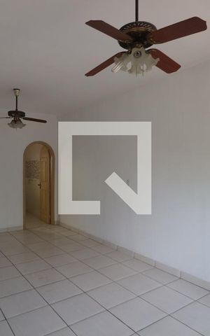 Casa à venda com 587m², 3 quartos e 2 vagasSuíte