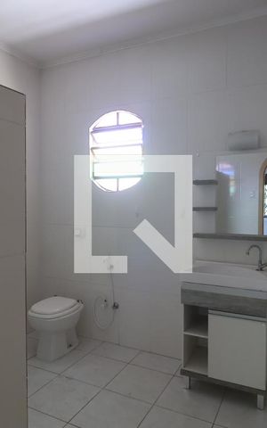Casa à venda com 587m², 3 quartos e 2 vagasBanheiro da Suíte