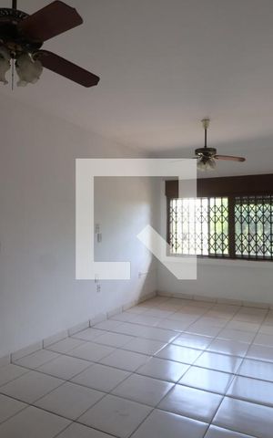 Casa à venda com 587m², 3 quartos e 2 vagasSuíte