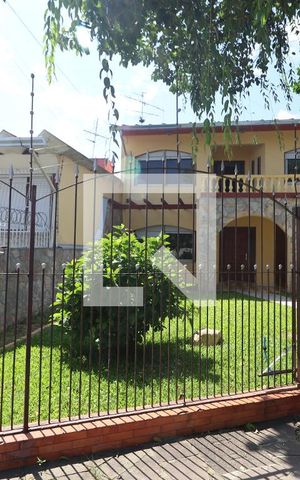 Casa à venda com 587m², 3 quartos e 2 vagasFachada