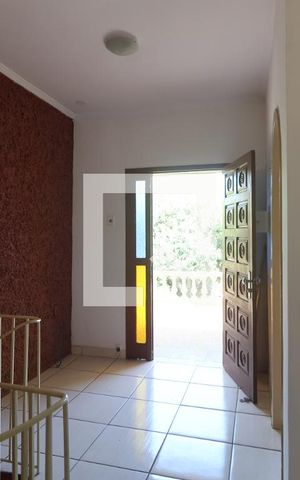 Casa à venda com 587m², 3 quartos e 2 vagasCorredor