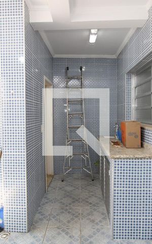Casa à venda com 180m², 4 quartos e 2 vagasÁrea de Serviço 1