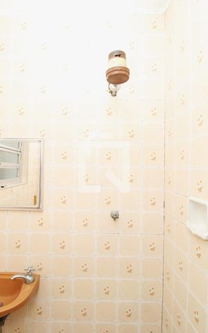Casa à venda com 180m², 4 quartos e 2 vagasBanheiro de serviço