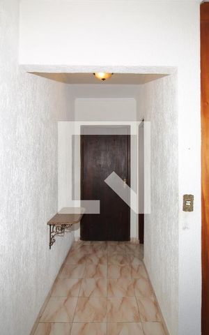 Casa à venda com 180m², 4 quartos e 2 vagasSuíte